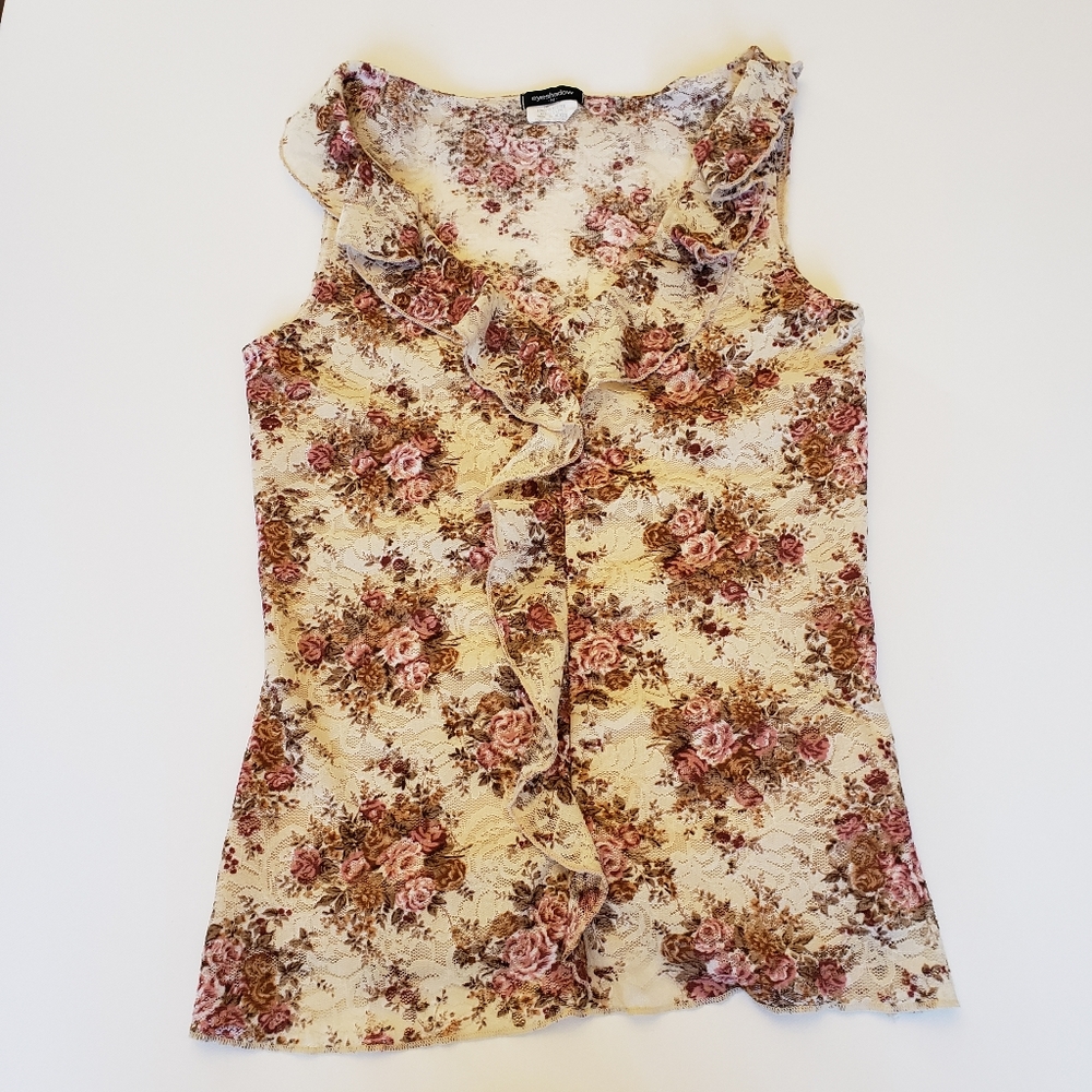 Eyeshadow floral lace sleeveless top